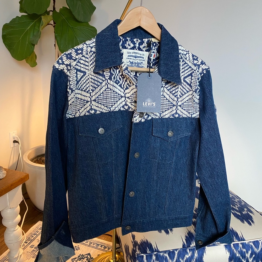 NWT rare levi’s jean jacket with fringe